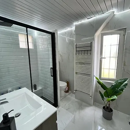 Romantic In The South Of France With A Private Garden , Pool And A Terrace Holiday home *