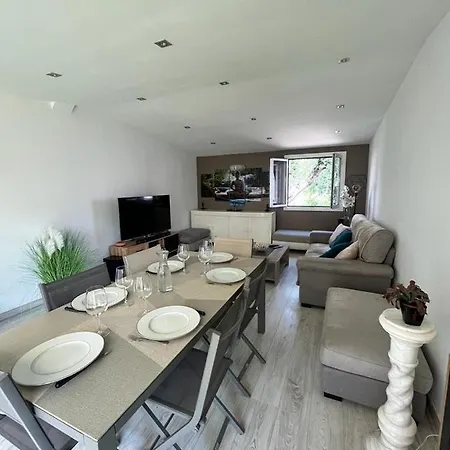 Holiday home Romantic In The South Of France With A Private Garden , Pool And A Terrace Nice